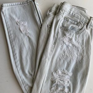 Kendall & Kylie Distressed 3/4 Jeans